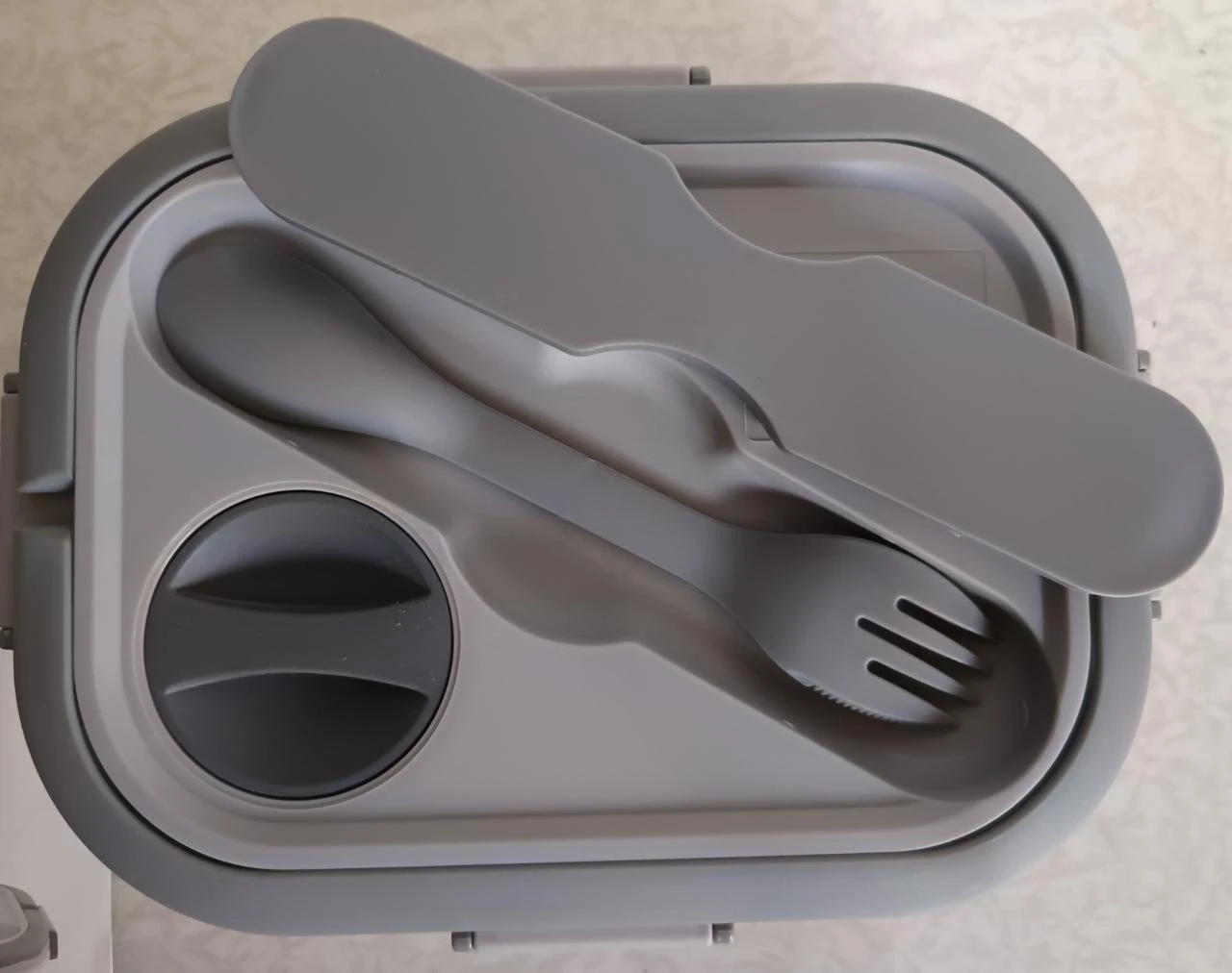 Retractable Silicone Waterproof Heated Lunch Box with Complete 3-in-1 Utensil Set – photo 2